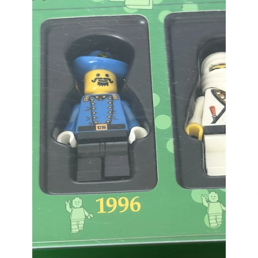 Lego see all